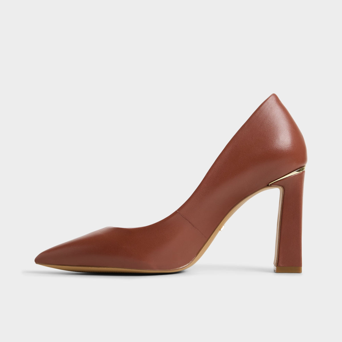 Side view of Rust Seirith Pump