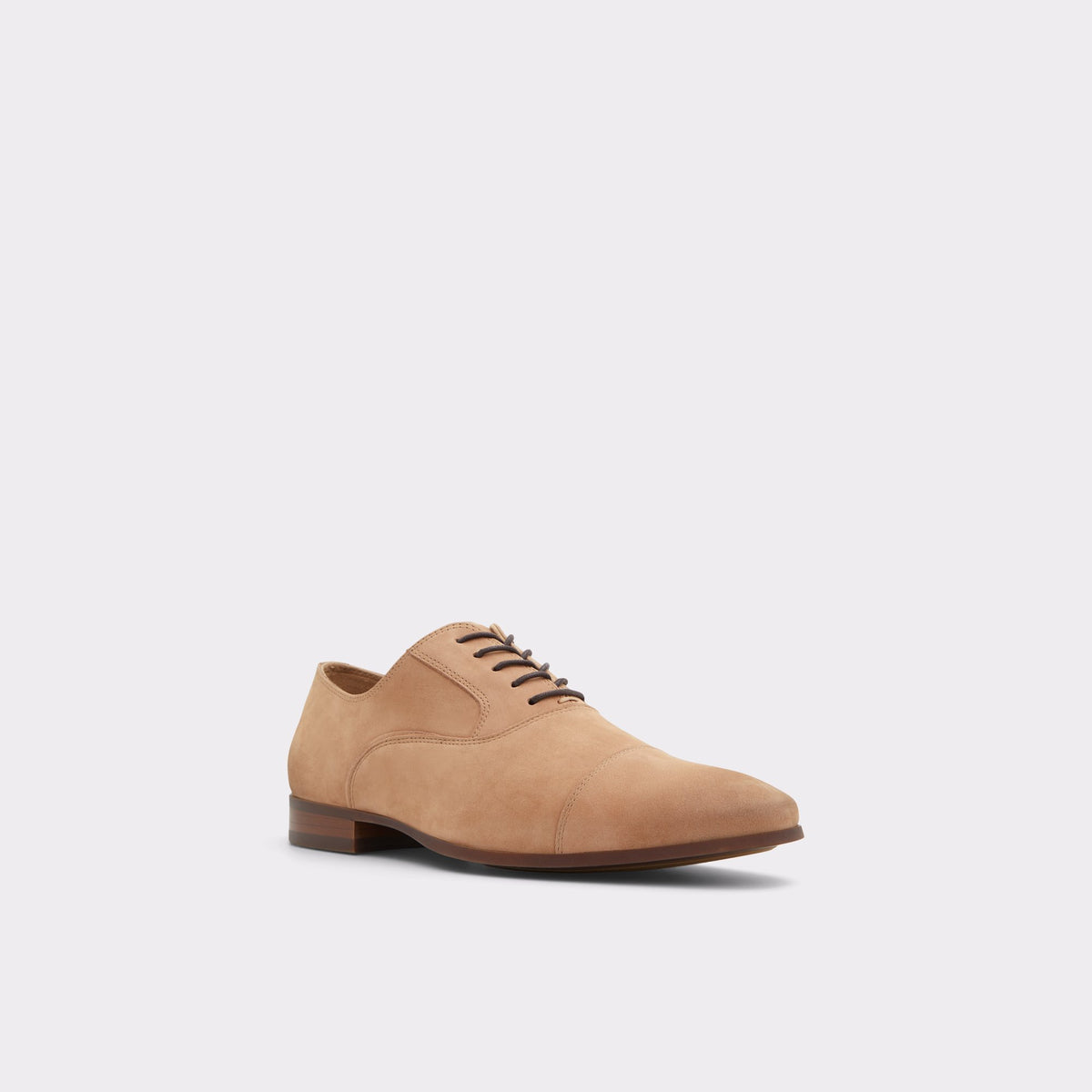 Three-quarter angle of Light Brown Albeck Oxford shoe's front side