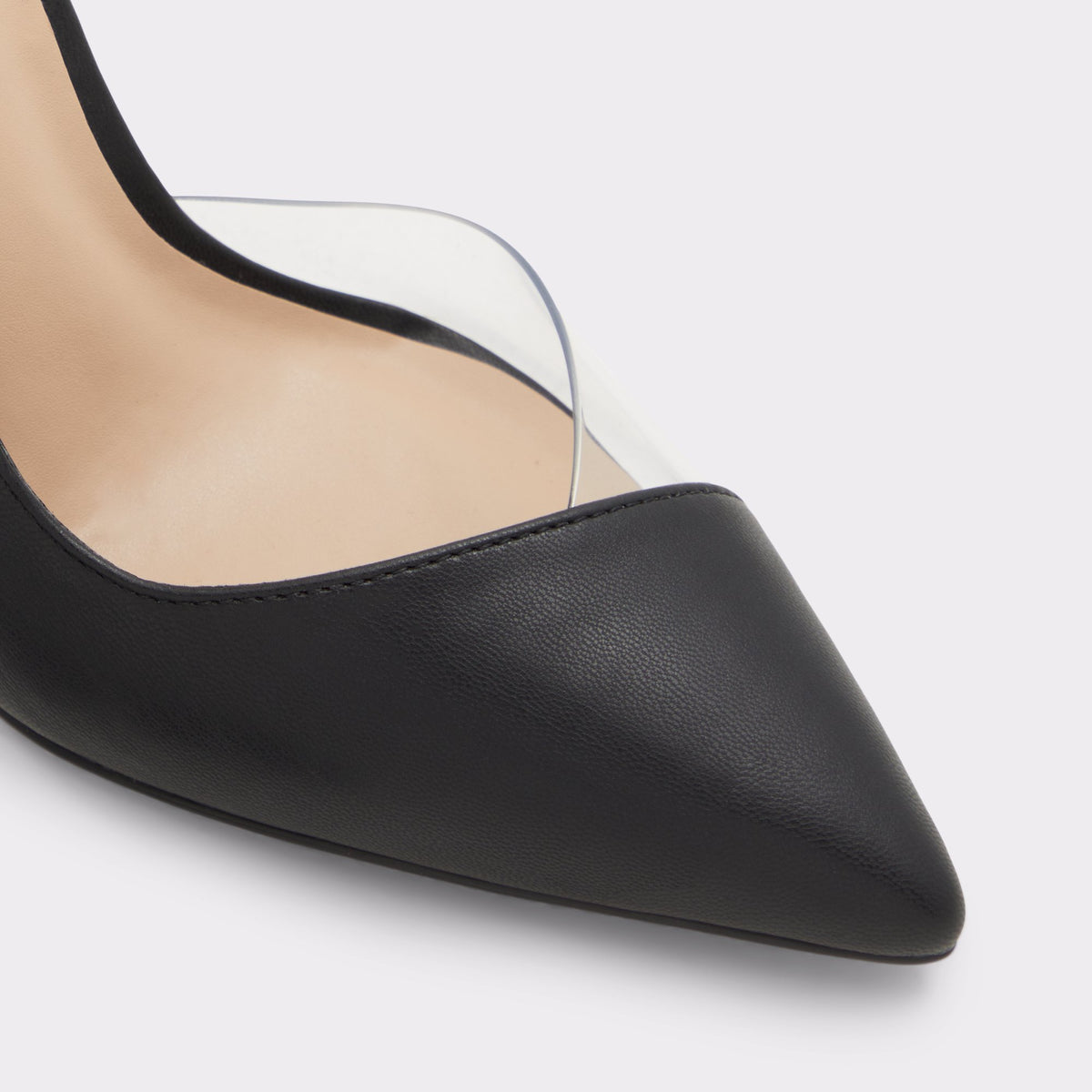 Gros plan de la Noir Paisley Escarpin