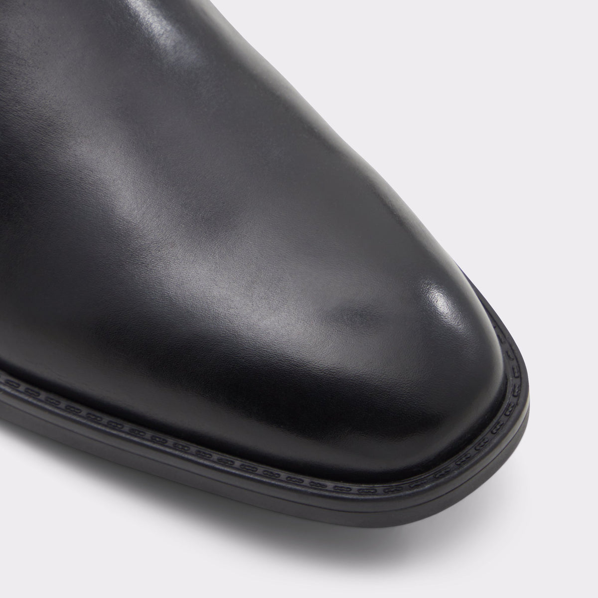 Gros plan de la Noir Chambers Botte Chelsea