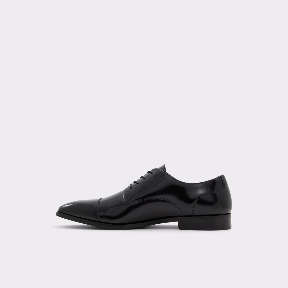 Vue latérale de Autre Noir Callahan Chaussure derby