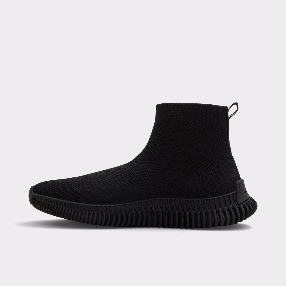 Side view of Black Gilgana High top sneaker