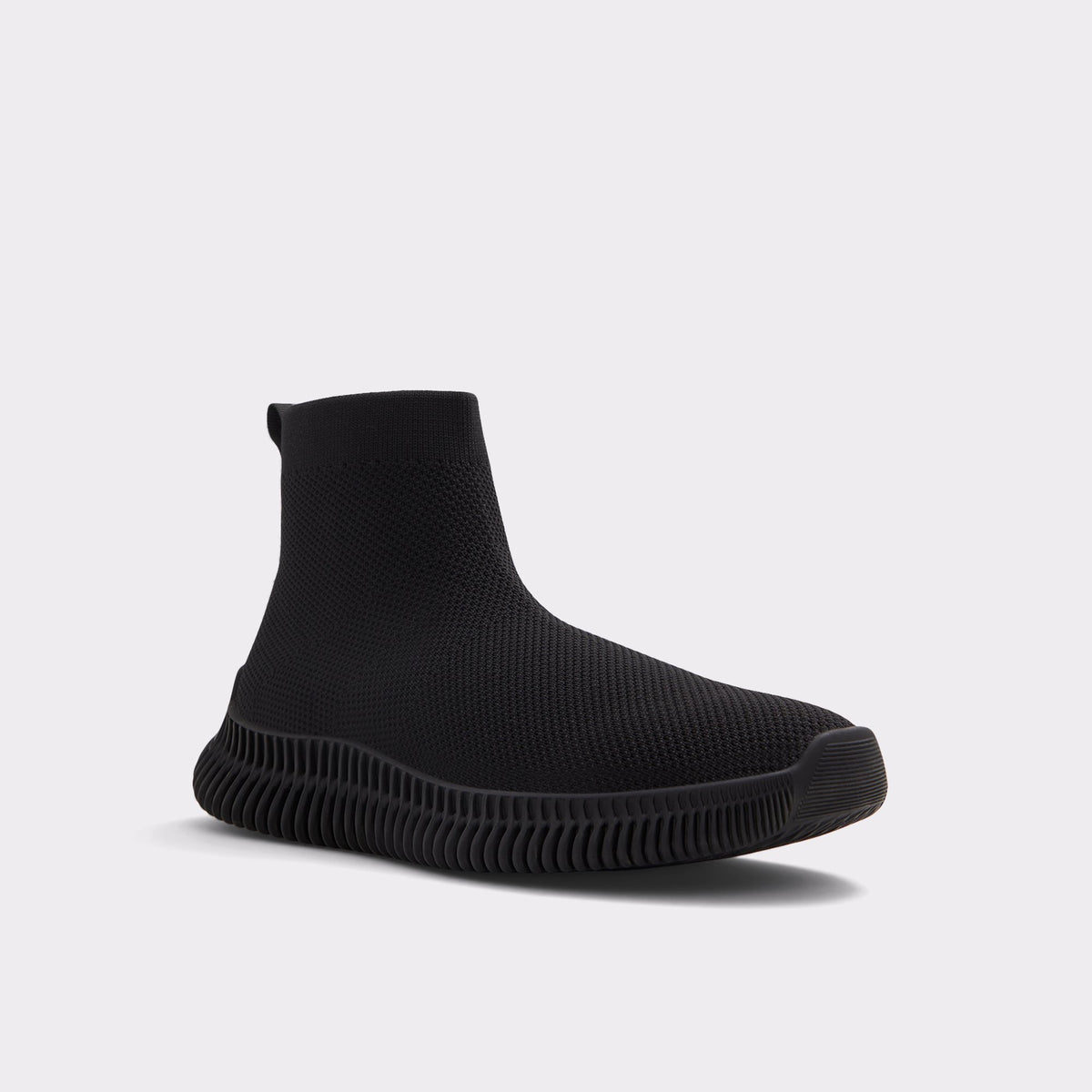 Three-quarter angle of Black Gilgana High top sneaker's front side