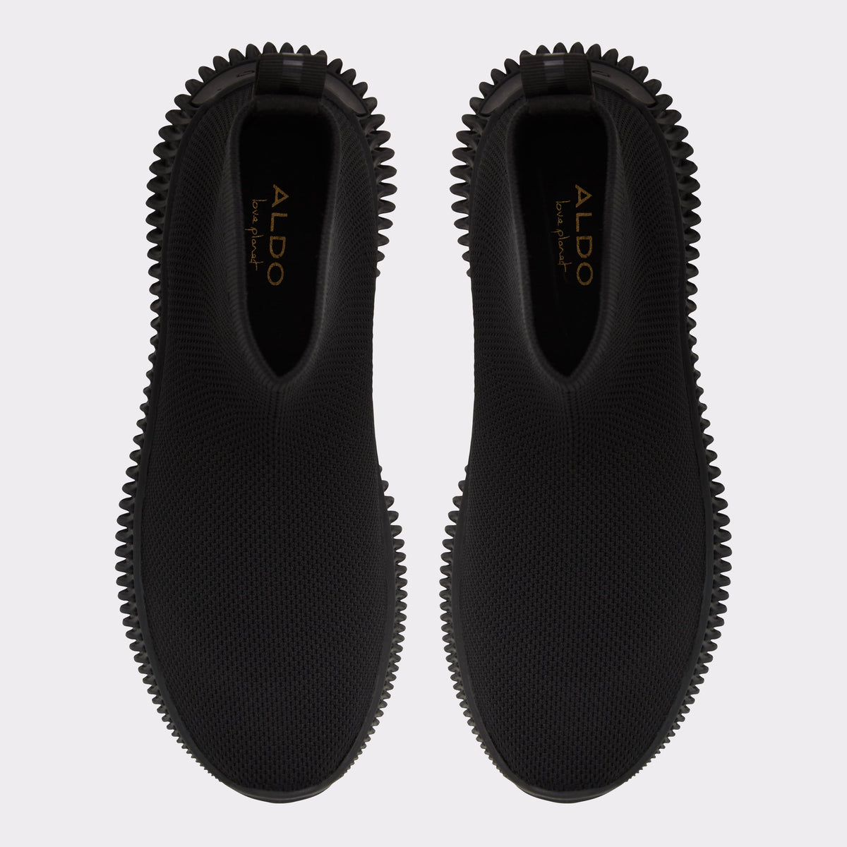Top-down view of the Black Gilgana High top sneaker