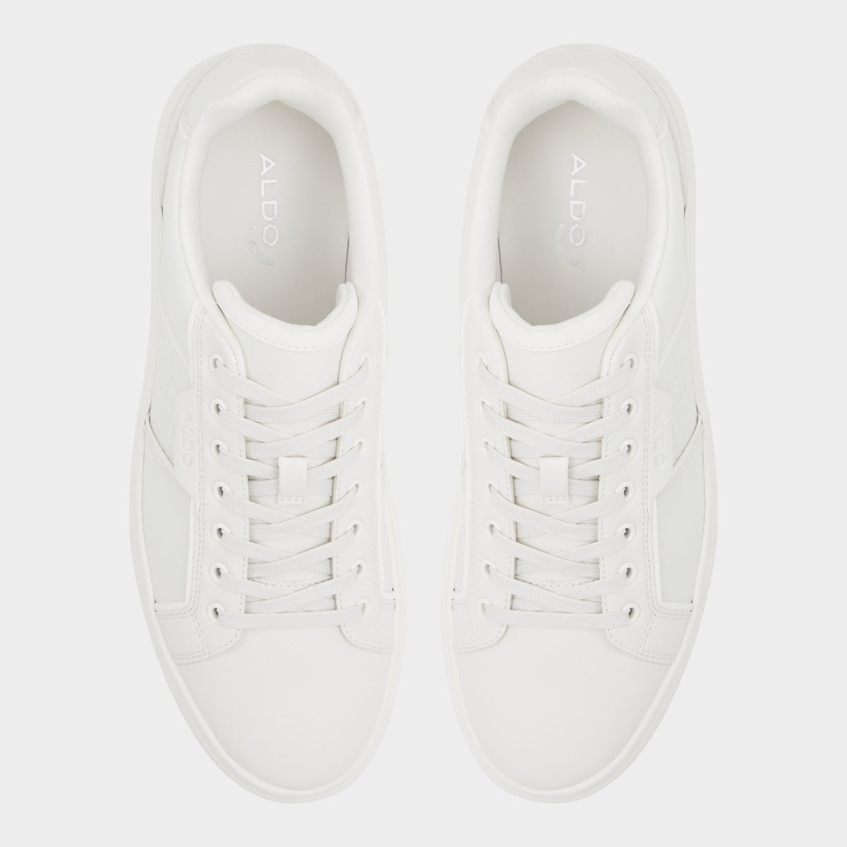 Top-down view of the White/bone Courtline Low top sneaker
