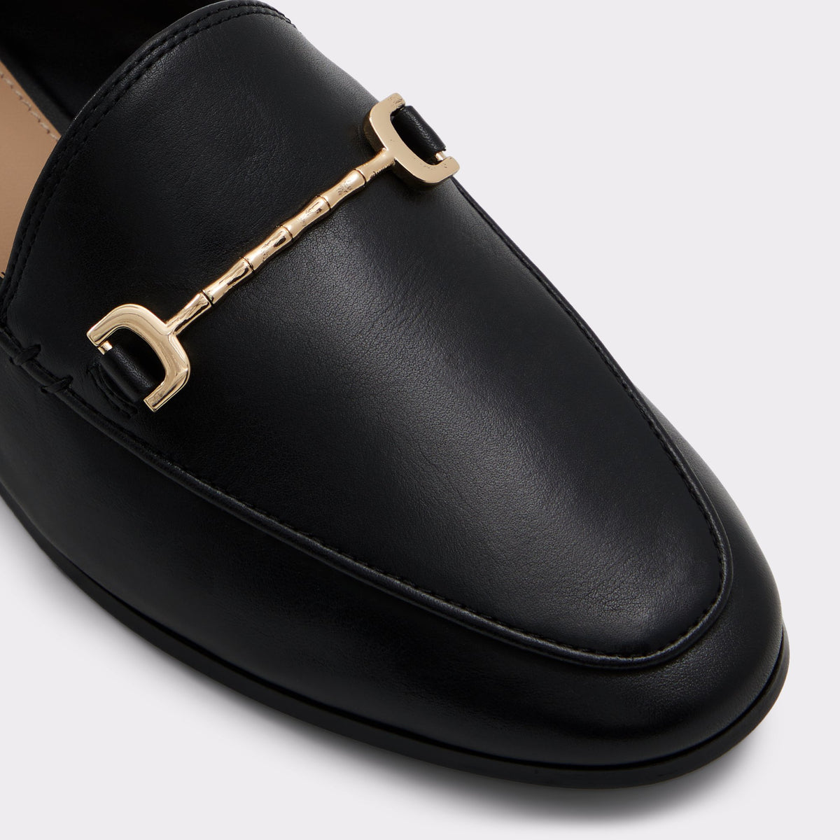 Gros plan de la Noir Kesley Mocassin