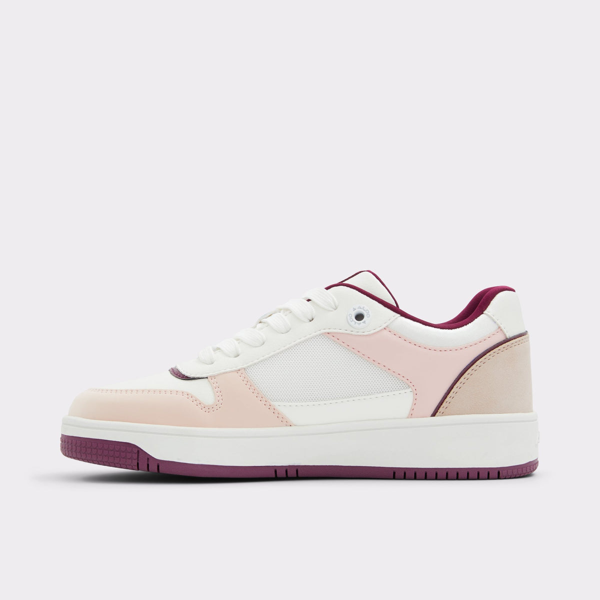 Vue latérale de Rose Clair Retroact Sneaker bas