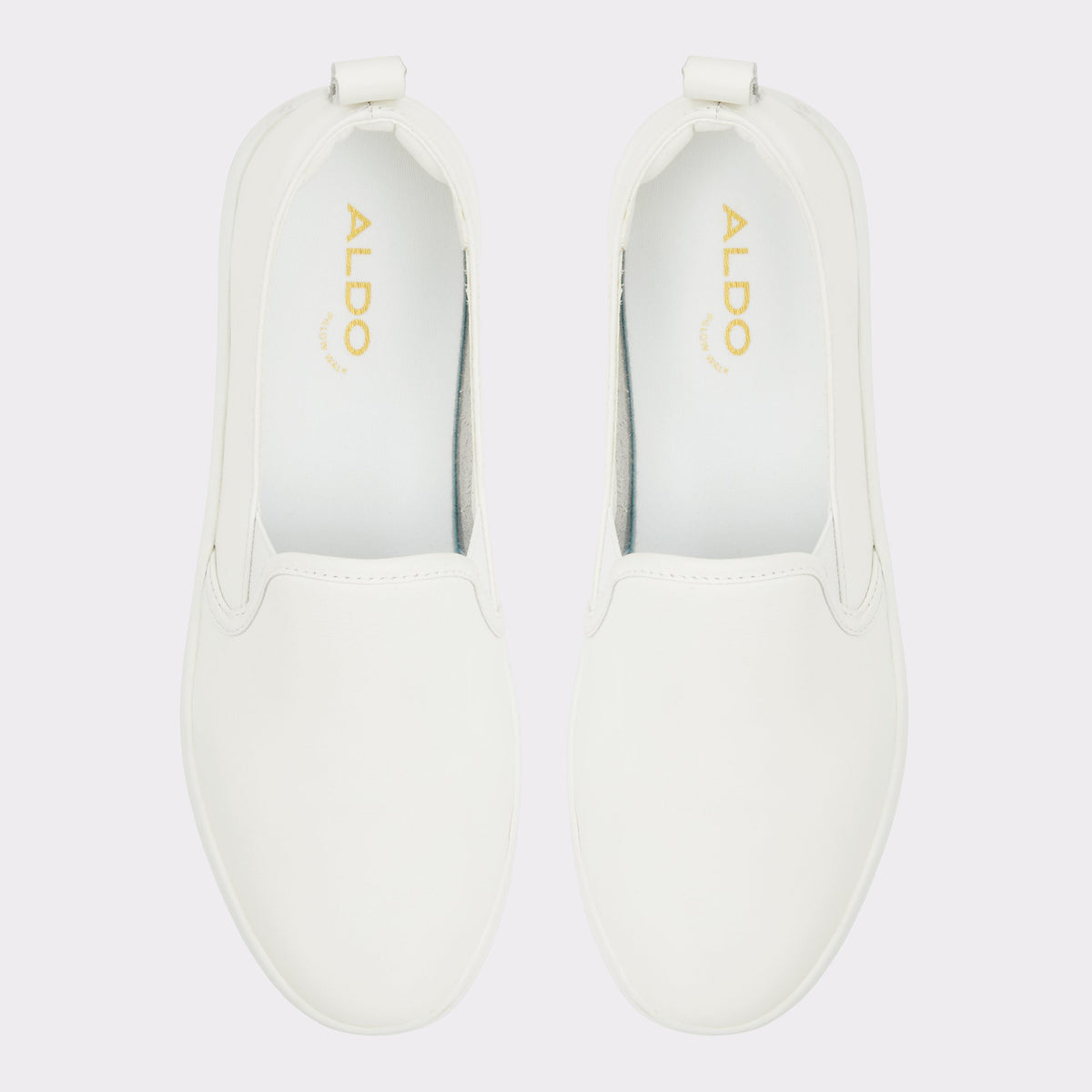 Top-down view of the White Roolly Low top sneaker