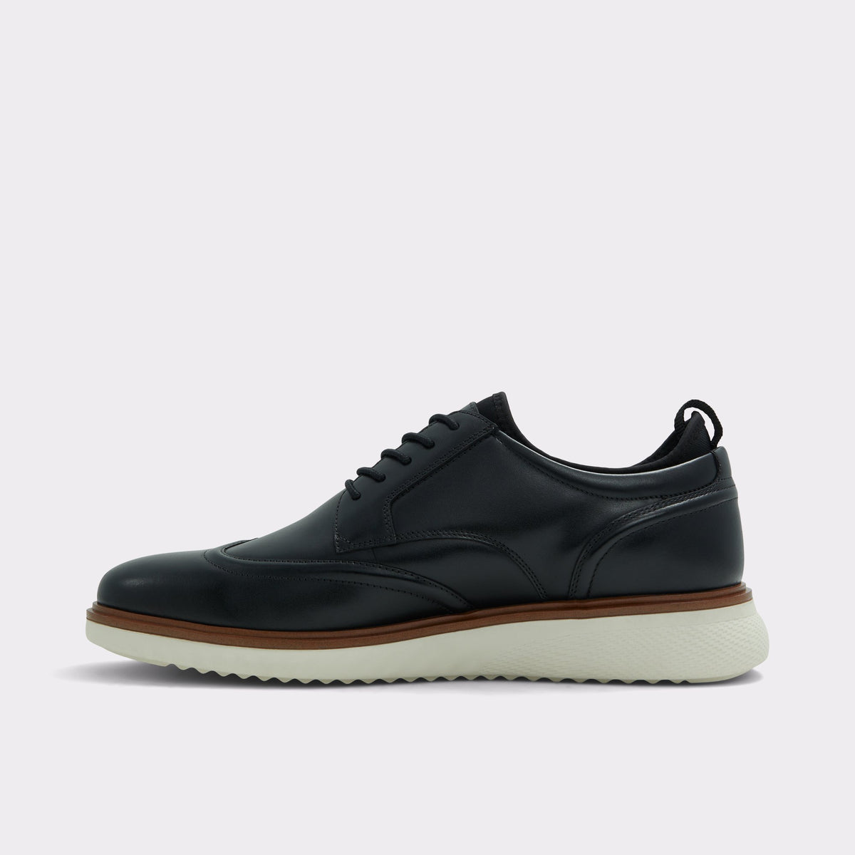 Vue latérale de Noir Wakefield Chaussure Oxford