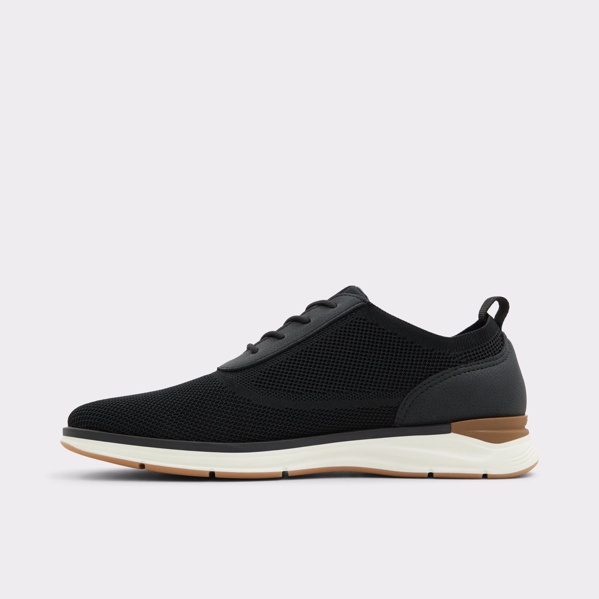 Vue latérale de Noir Marten Sneaker bas