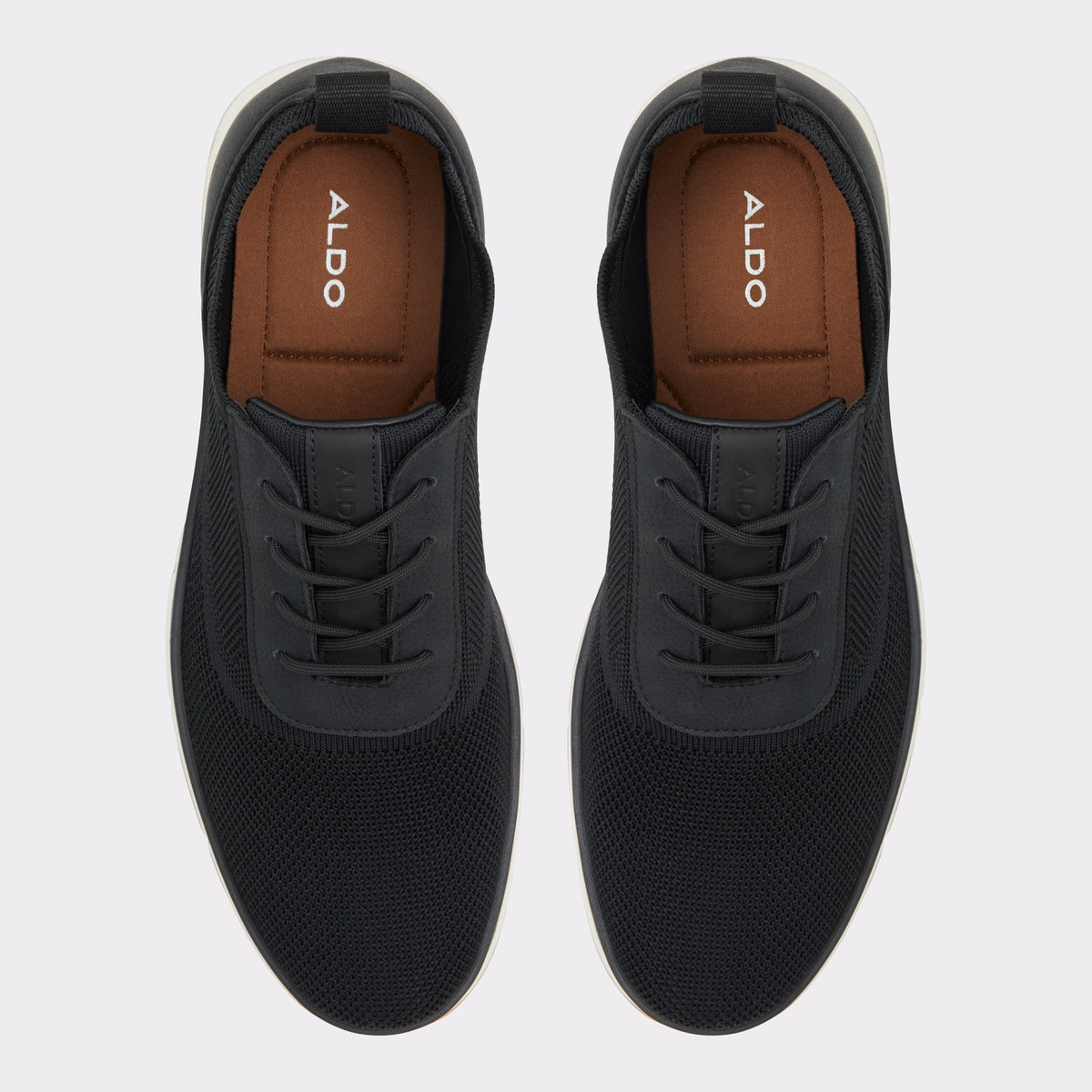 Vue de dessus de la Noir Marten Sneaker bas