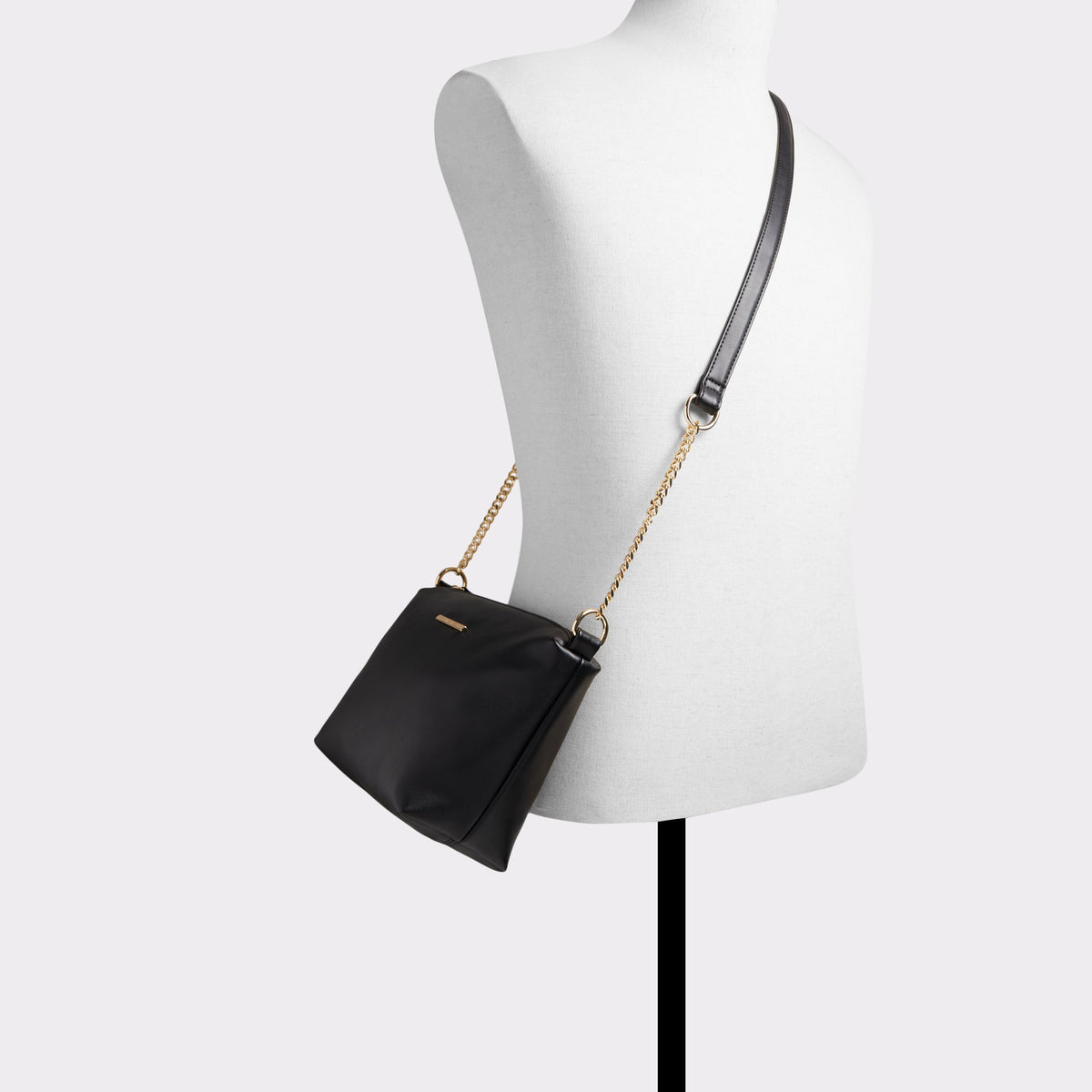Product media for Mialia