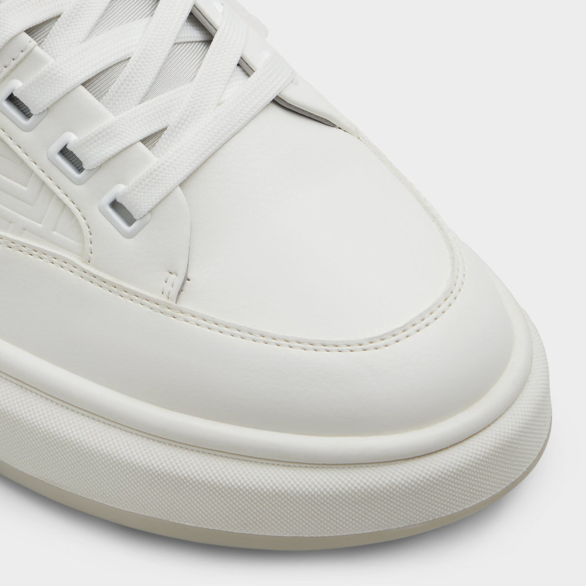 Close-up of the White Hyperspec Low top sneaker