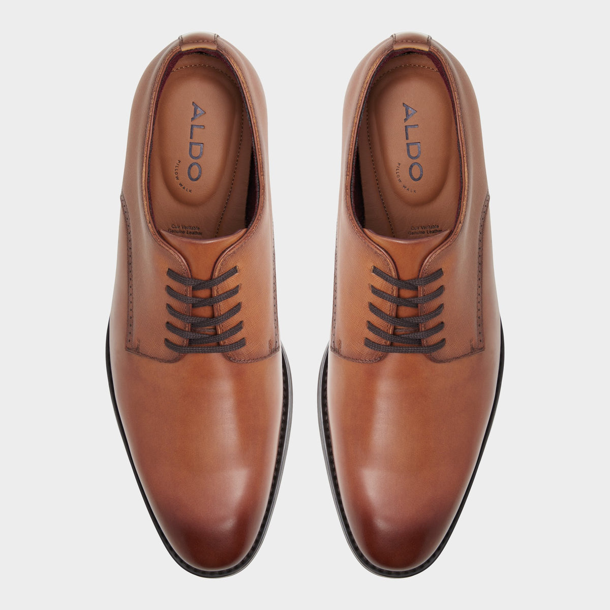 Top-down view of the Cognac Amares Derby shoe