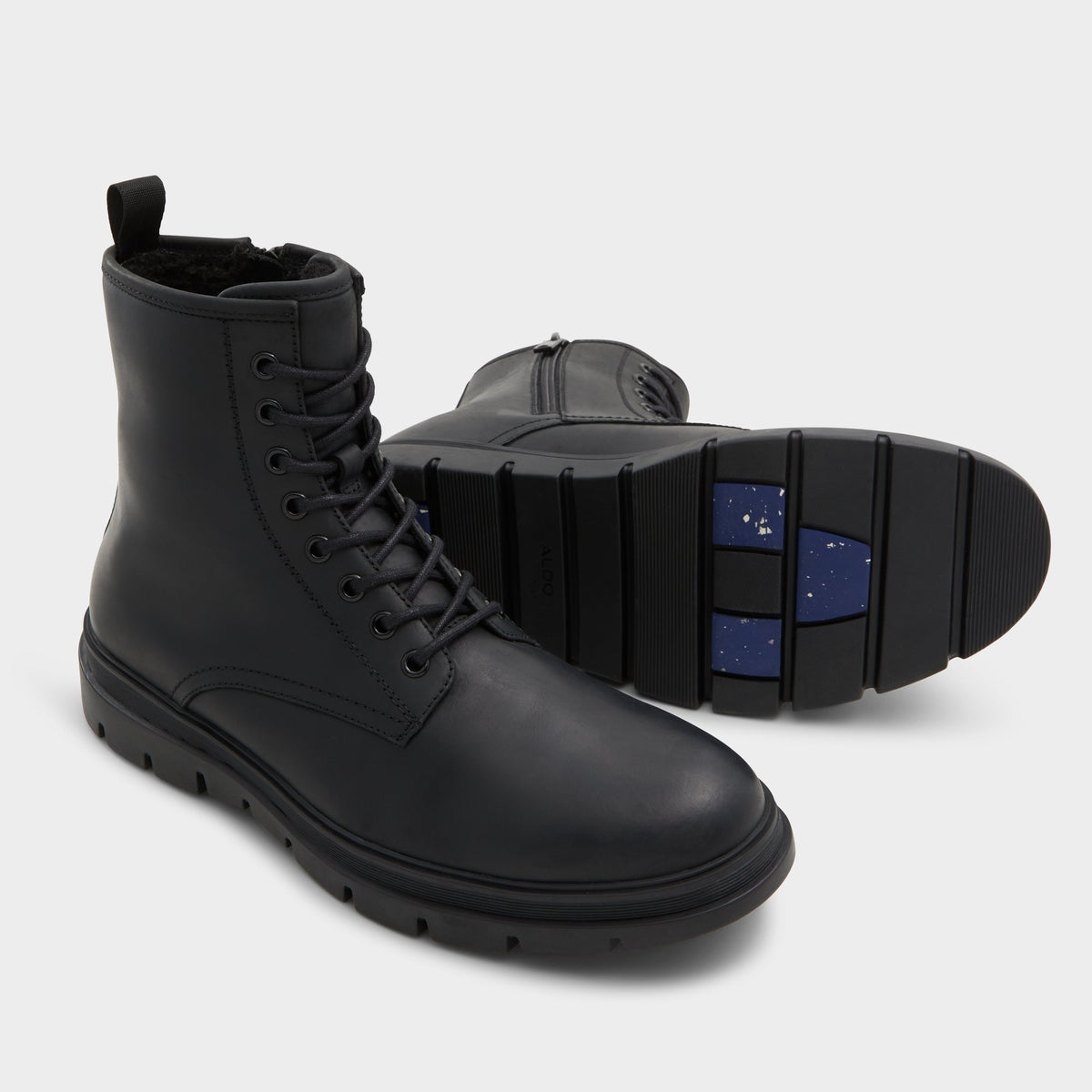 Vue en surbrillance d'une paire de Noir Ouvert Graveldiver2 Botte lacée s