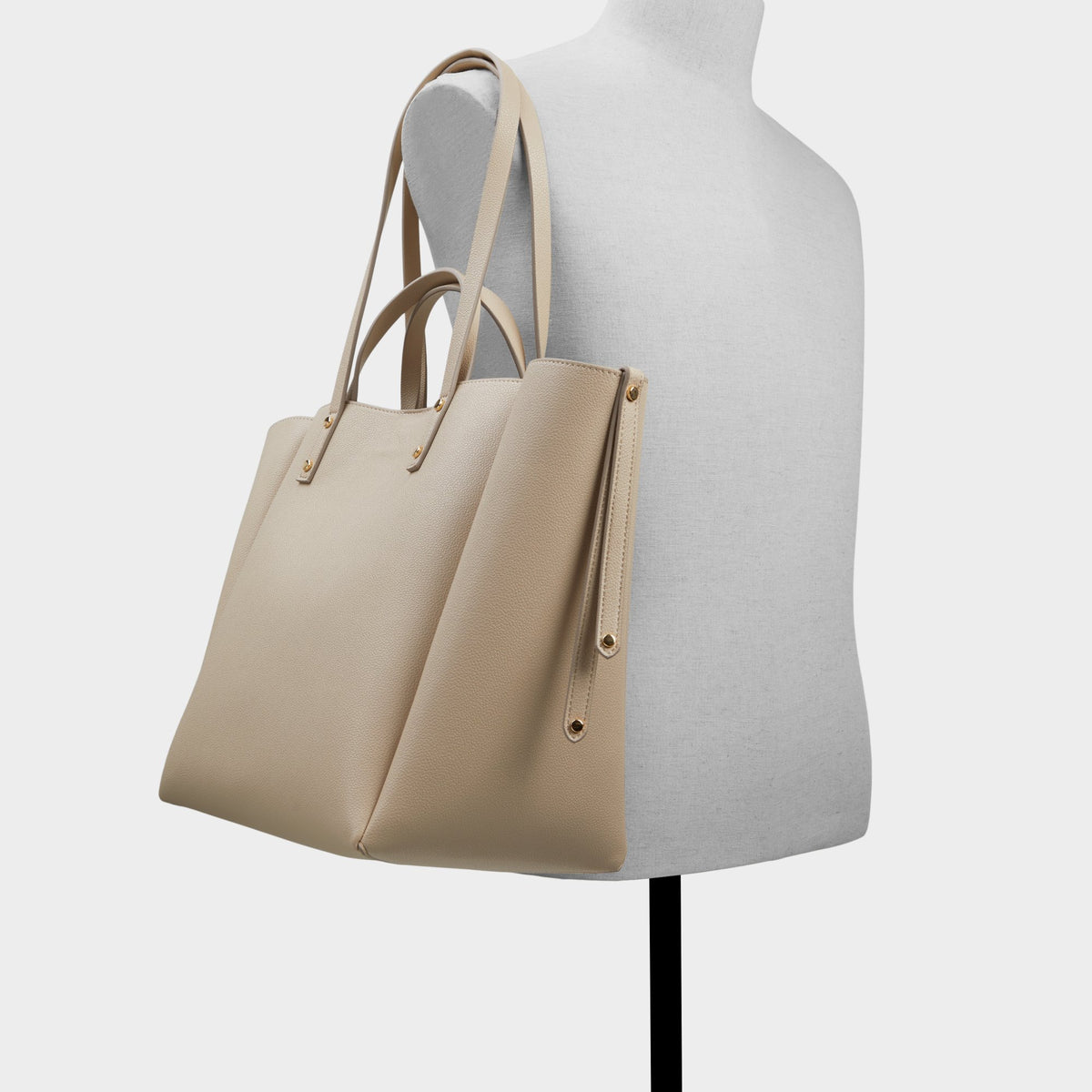Product media for Raphaelaax