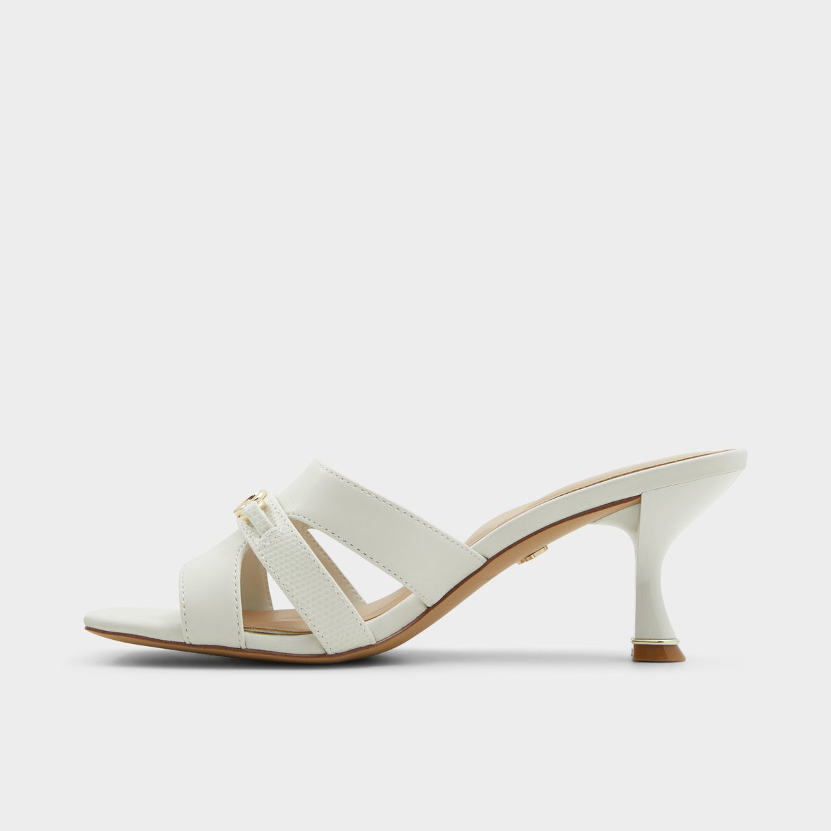 Side view of White/Bone Alcacer-in