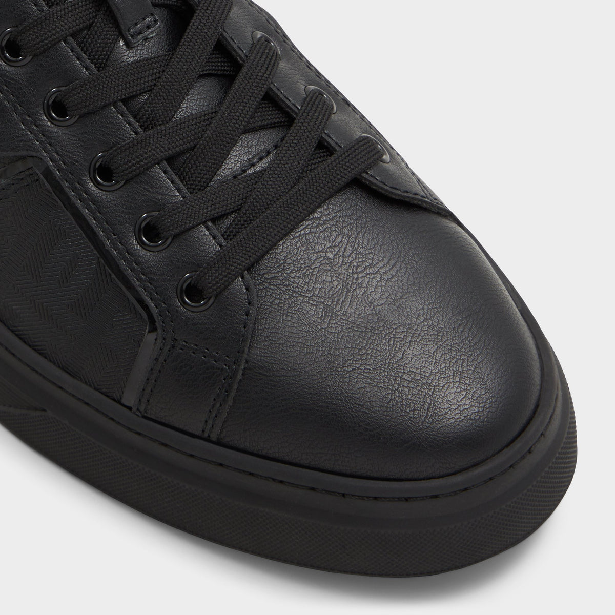 Close-up of the Other black Ccourtline Low top sneaker