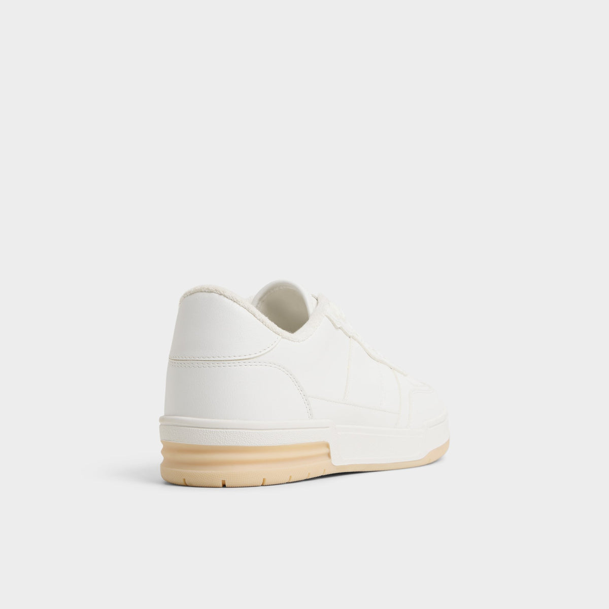 Angle de trois quarts de l'arrière de Blanc Topper Sneaker bas