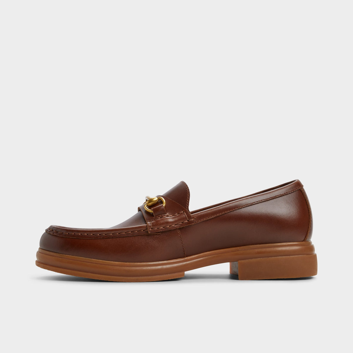 Side view of Cognac Guerro Loafer
