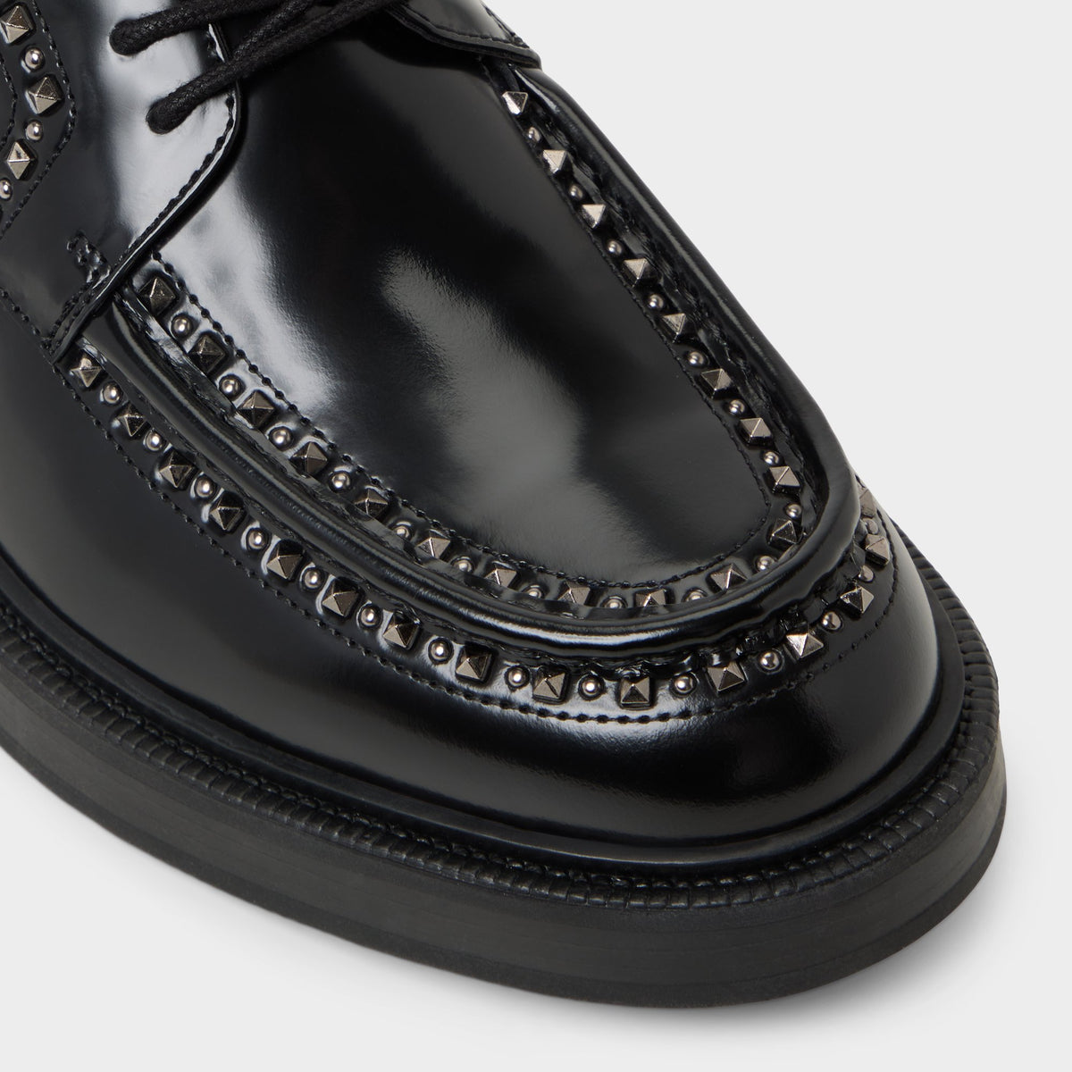 Gros plan de la Noir Frederiko Chaussure oxford