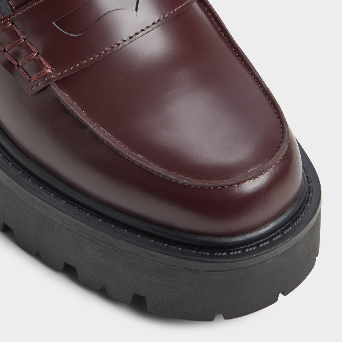 Close-up of the Bordo Cadaycia-xt Loafer