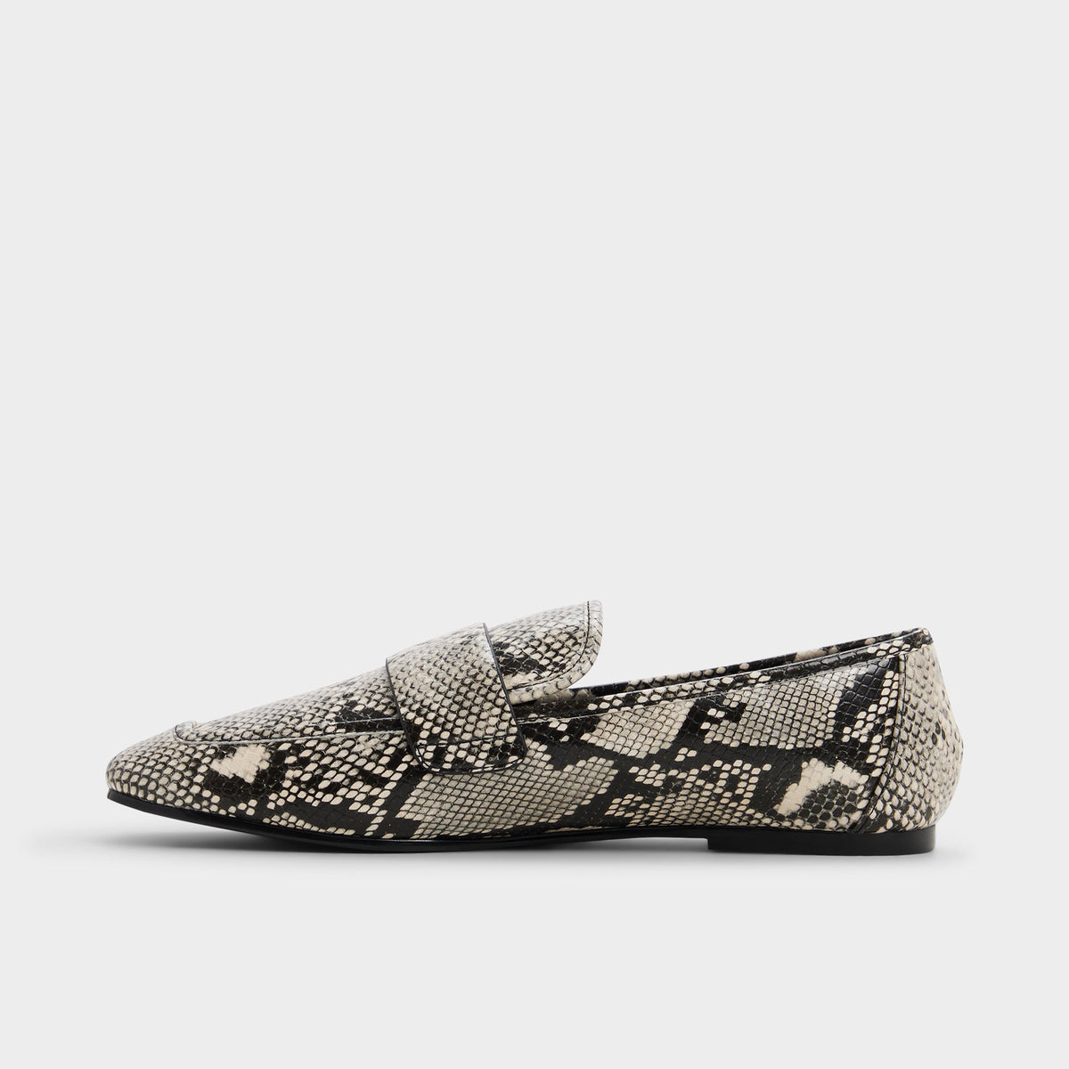 Side view of Black/White Bellamyy Loafer