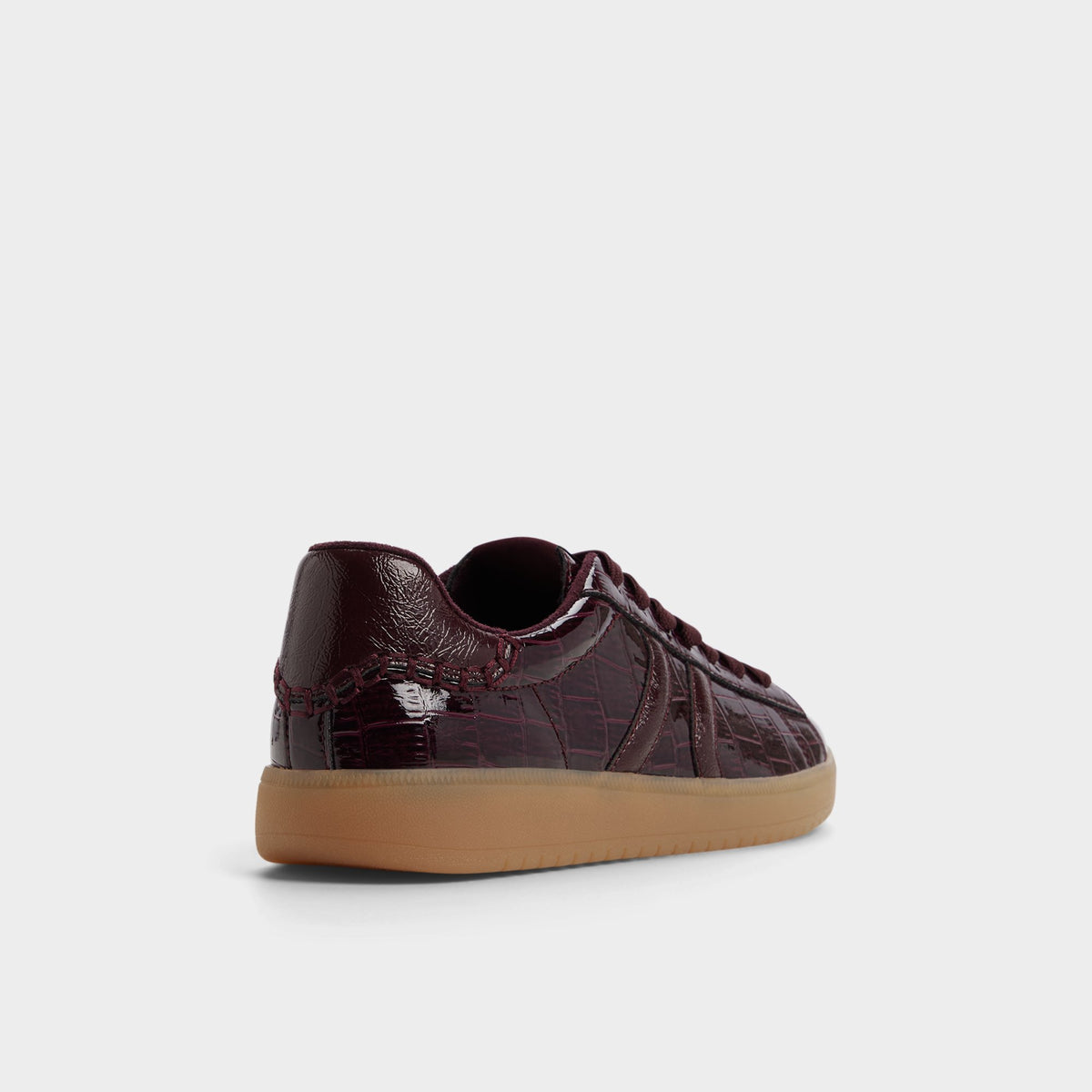Three-quarter angle of Bordo Chicsneaker2 Sneaker's back side