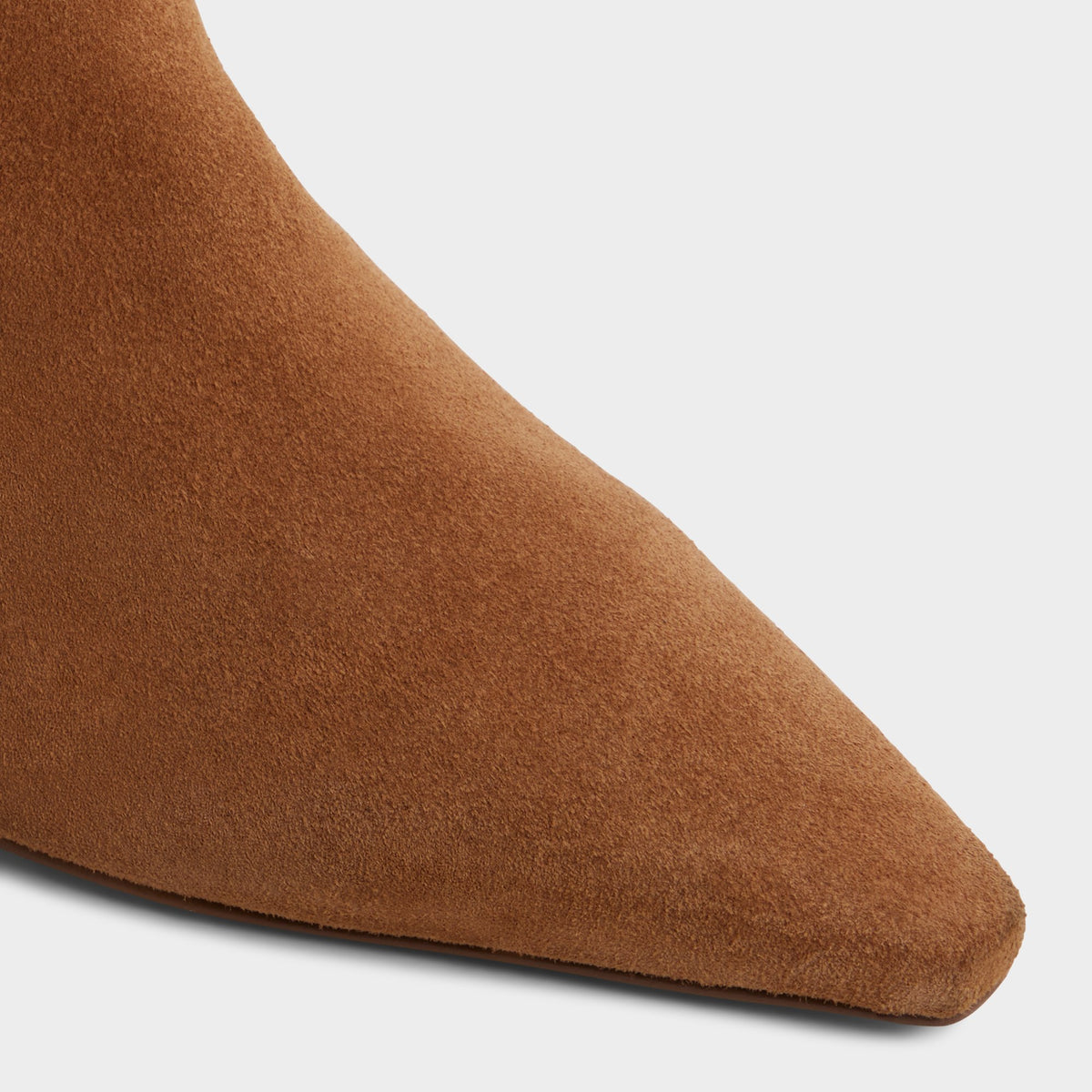 Close-up of the Medium brown Muttsee Over-the-knee boot