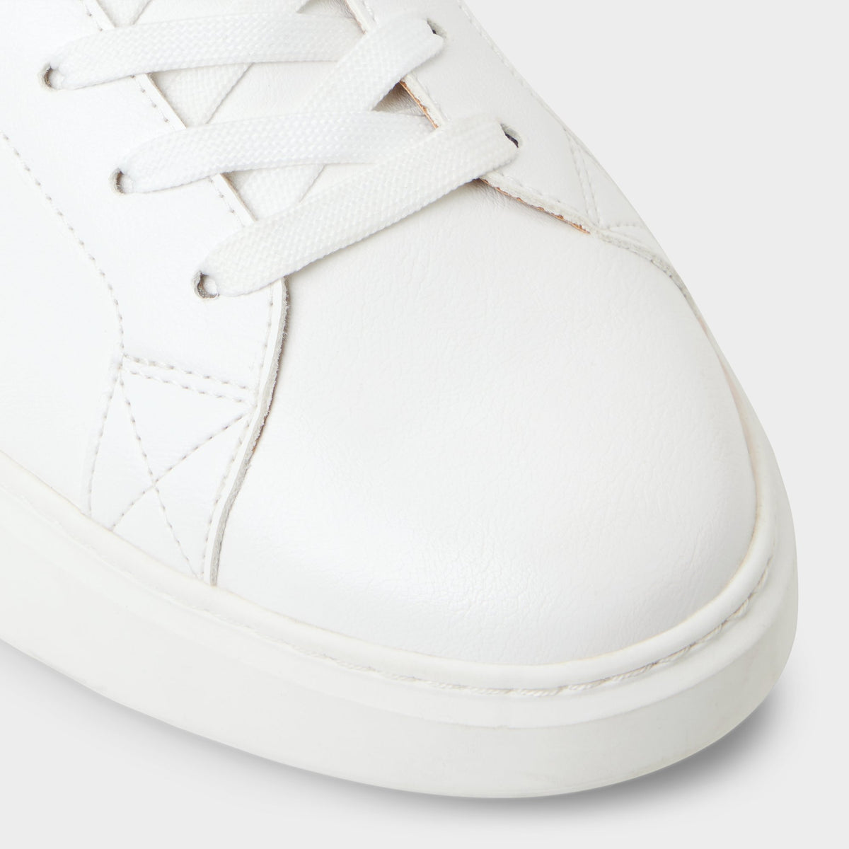 Close-up of the White Toddy Oxford shoe