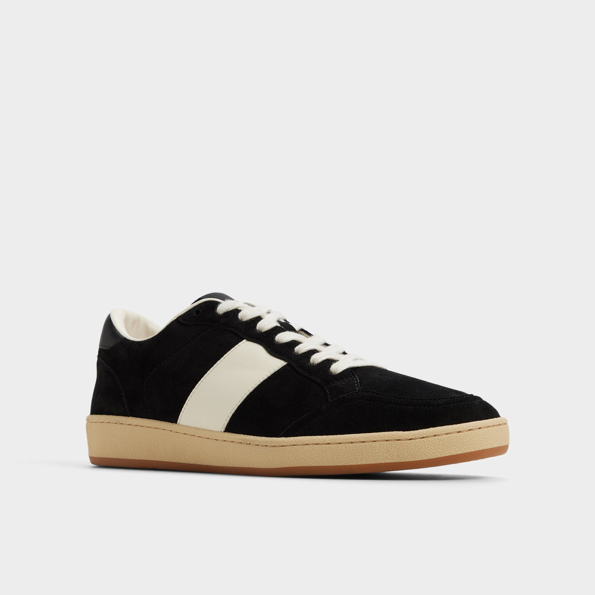 Three-quarter angle of Black Roscoe Low top sneaker's front side