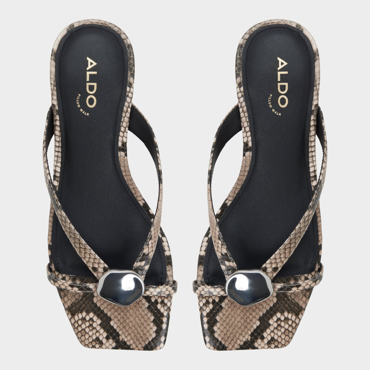 Top-down view of the White/black Iliria Slide sandal