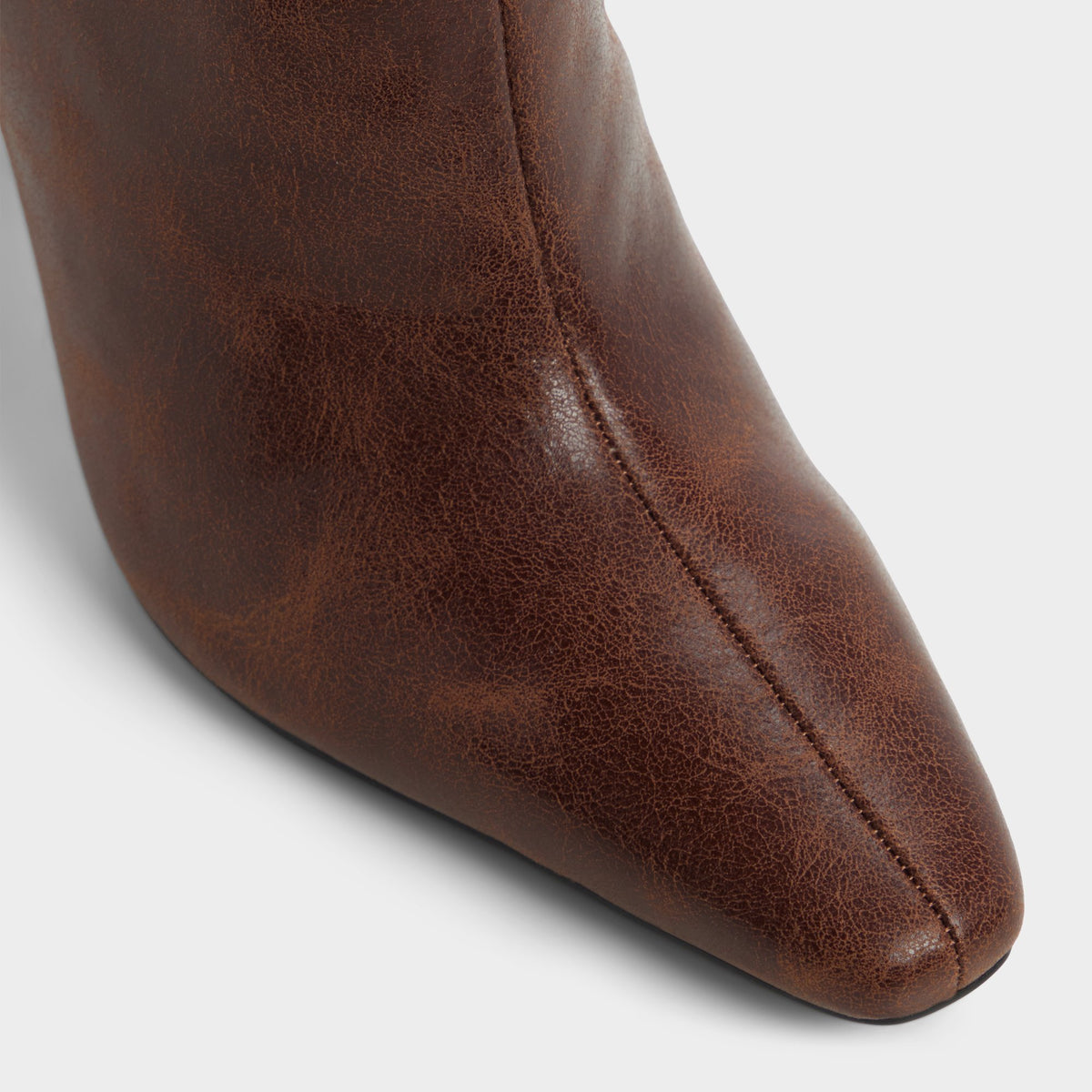 Close-up of the Medium brown Elyne-wc Wide calf knee-high boot