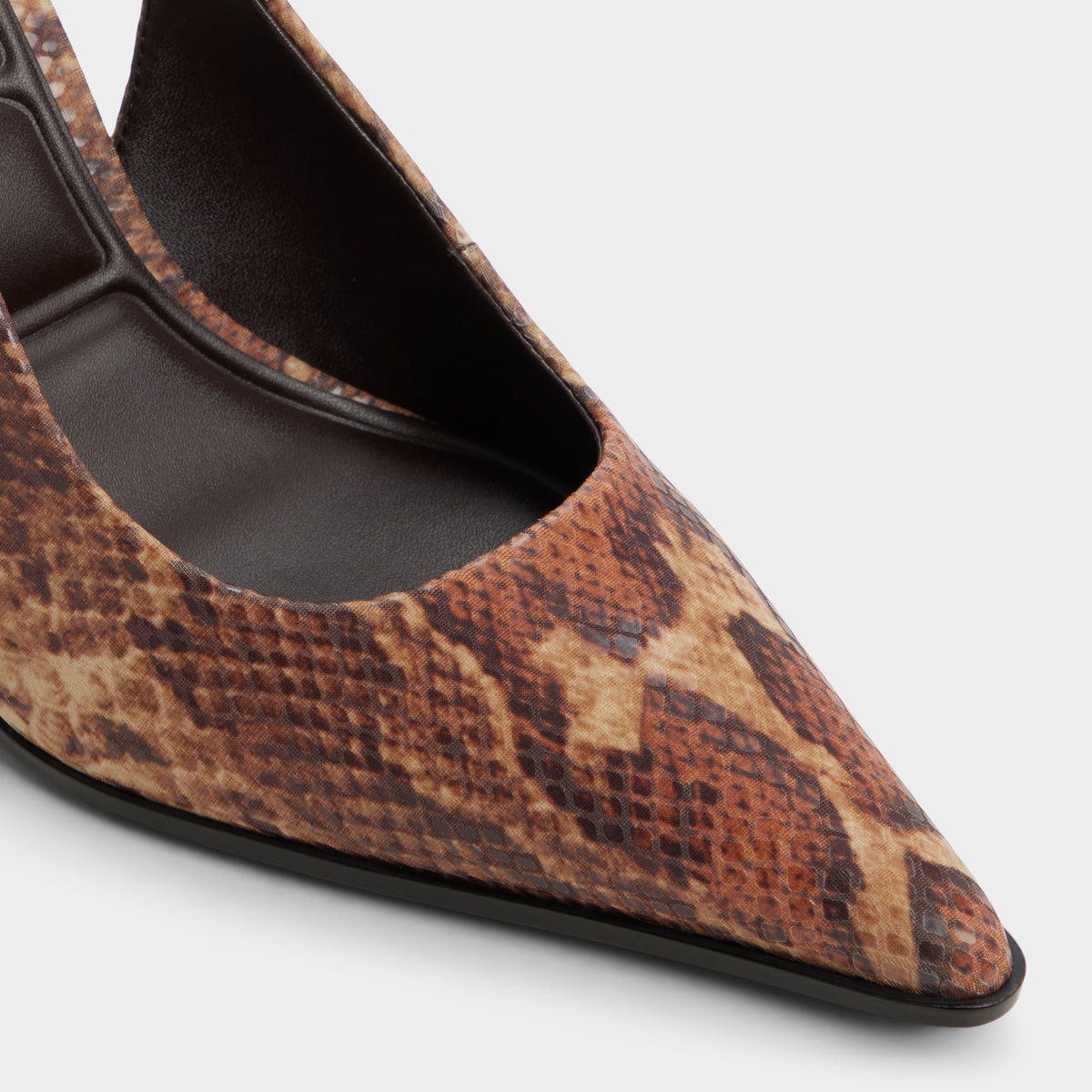 Close-up of the Brown multi Re-samantha Slingback high heel