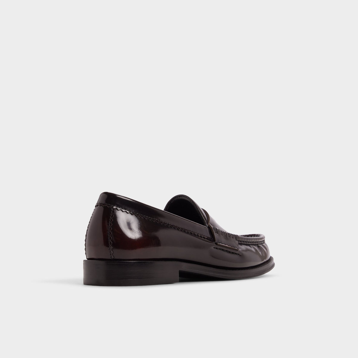 Three-quarter angle of Bordo Ludovik Loafer's back side