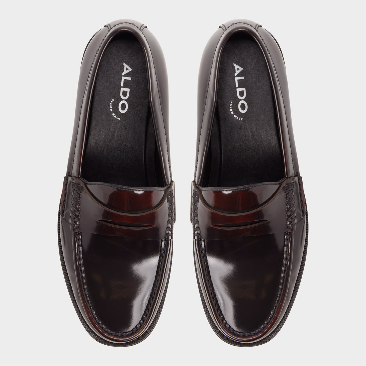 Top-down view of the Bordo Ludovik Loafer