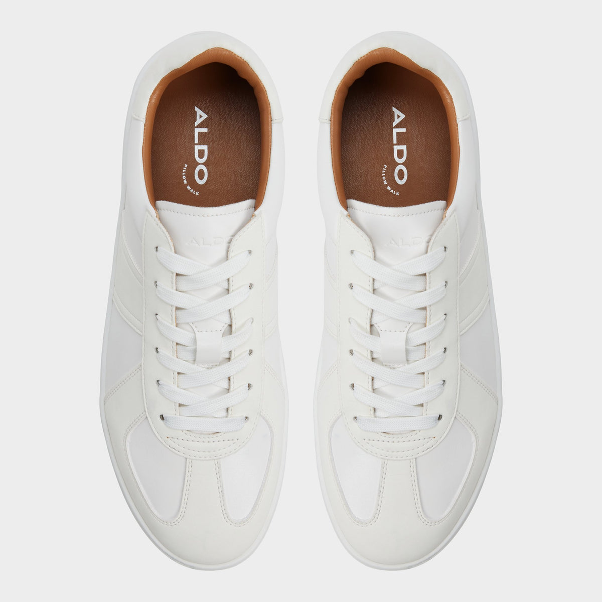 Top-down view of the White overflow Fender Low top sneaker
