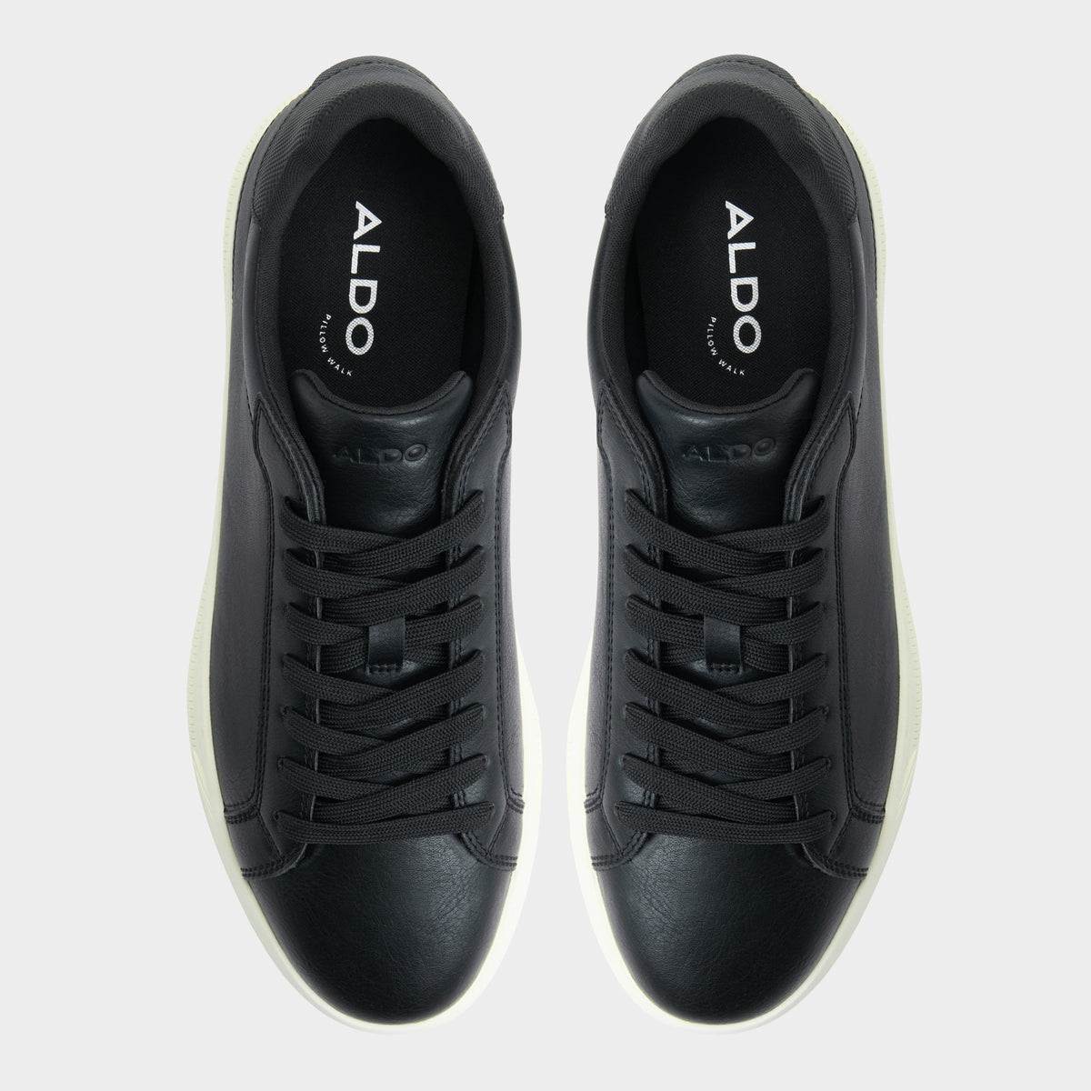 Top-down view of the Black Jeremie Low top sneaker