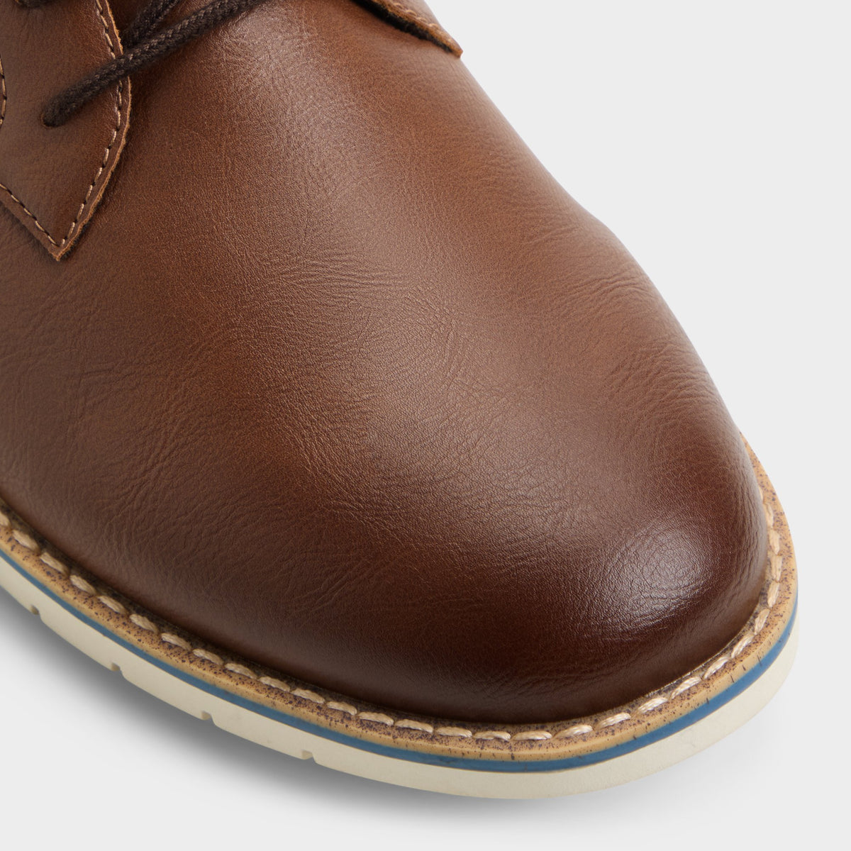 Close-up of the Cognac Pedro Oxford shoe