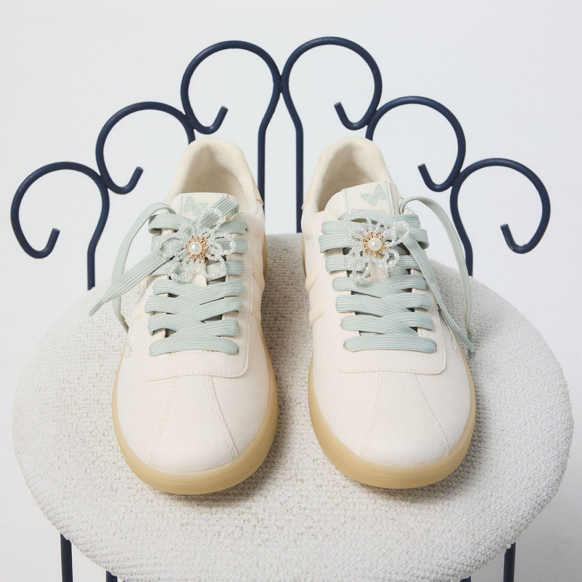 Product media for Chicsneaker