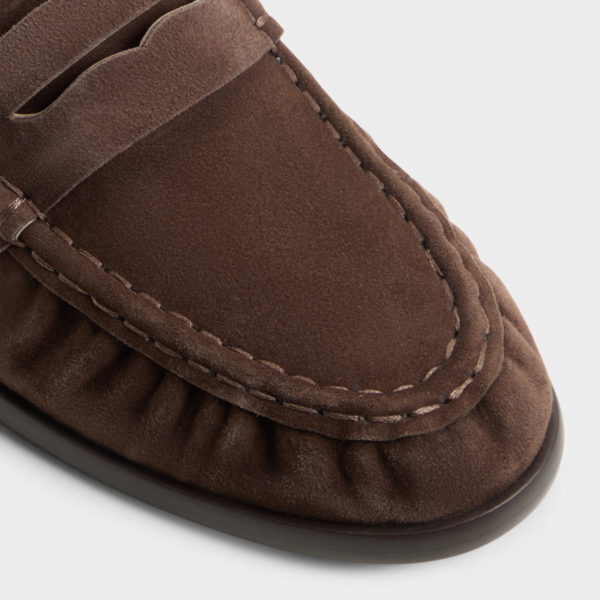 Close-up of the Dark brown Doriana Loafer