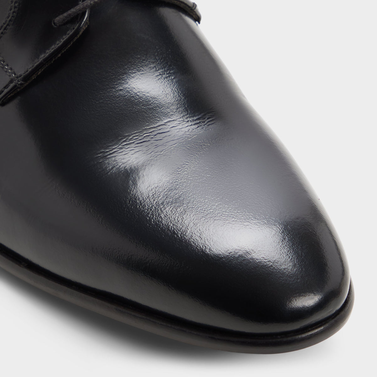 Gros plan de la Noir Harald Chaussure derby