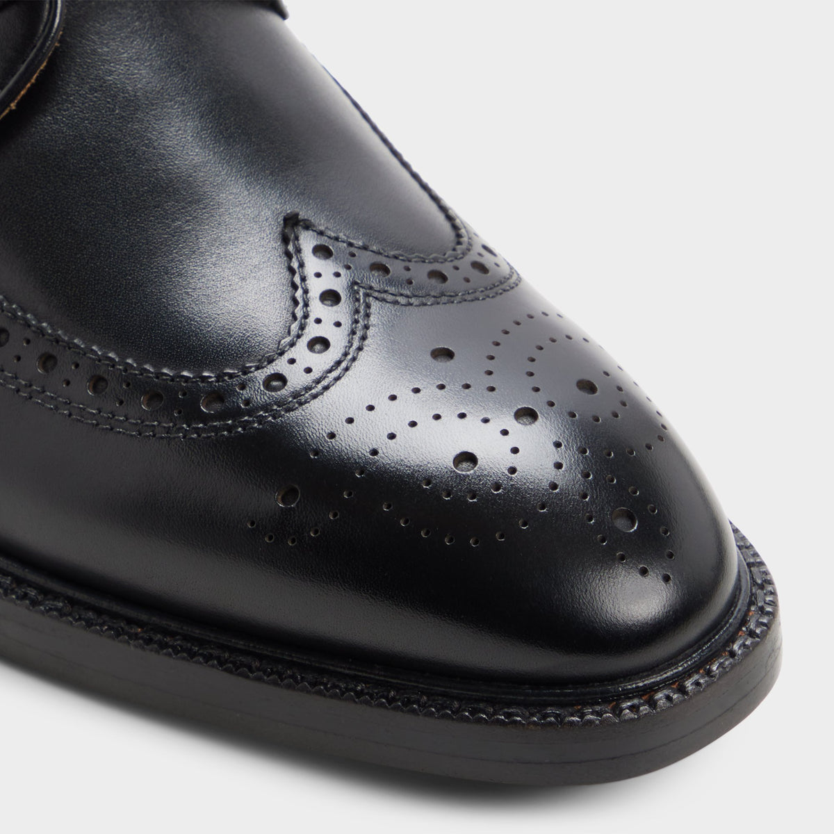 Gros plan de la Noir Ricio Chaussure derby