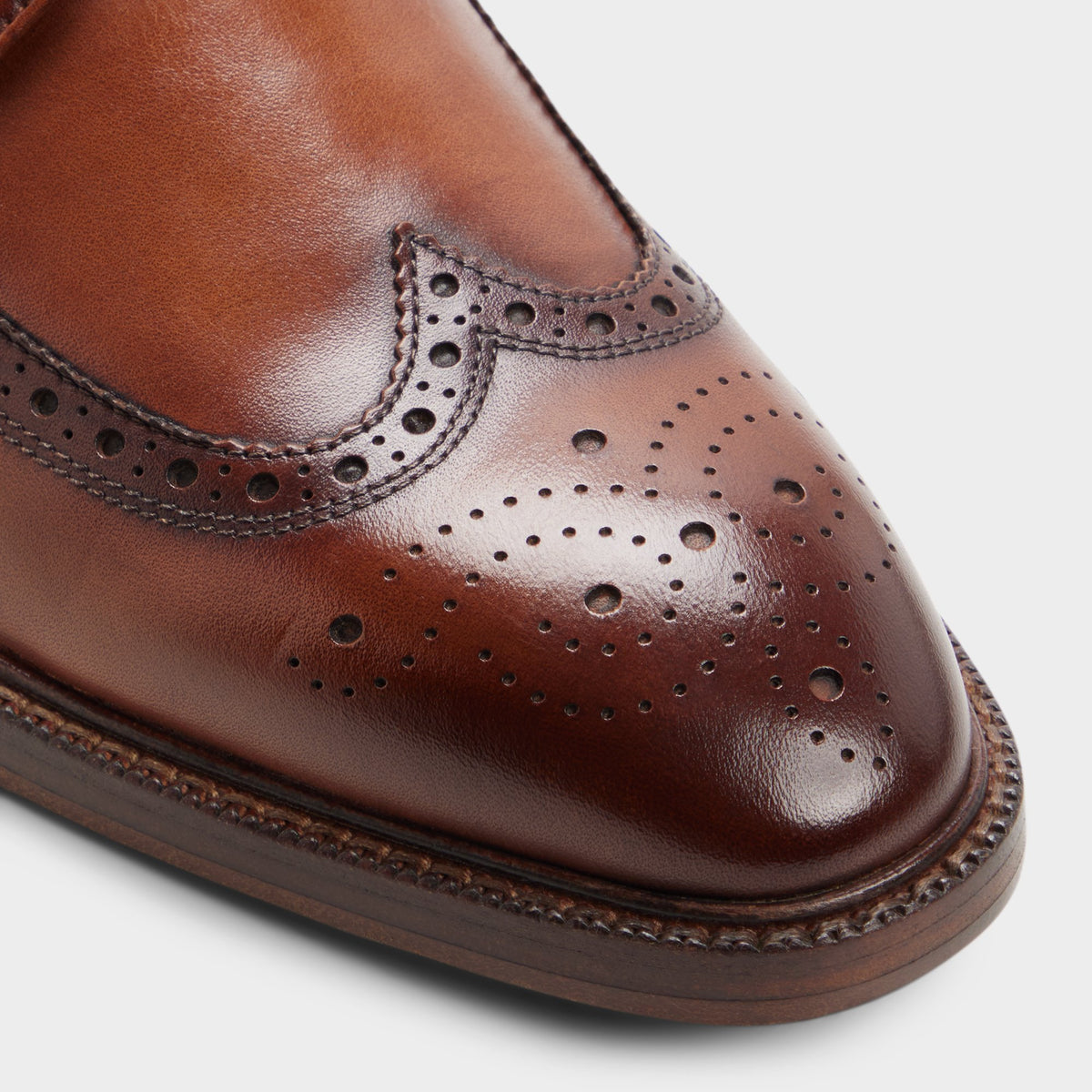 Close-up of the Cognac Ricio Derby shoe