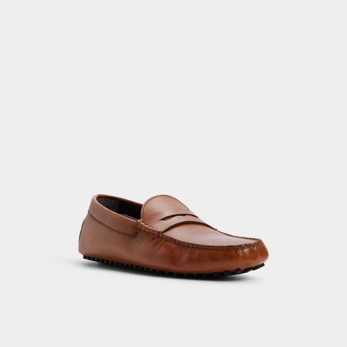 Angle de trois quarts de la face avant de Beige Jaritt Mocassin