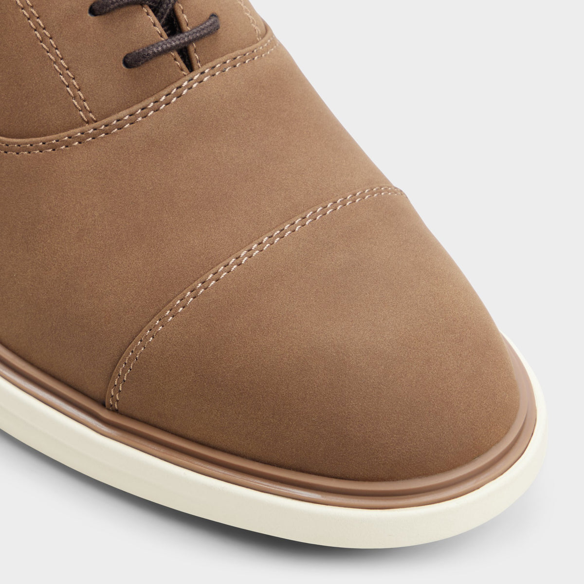 Close-up of the Taupe Eller Oxford shoe