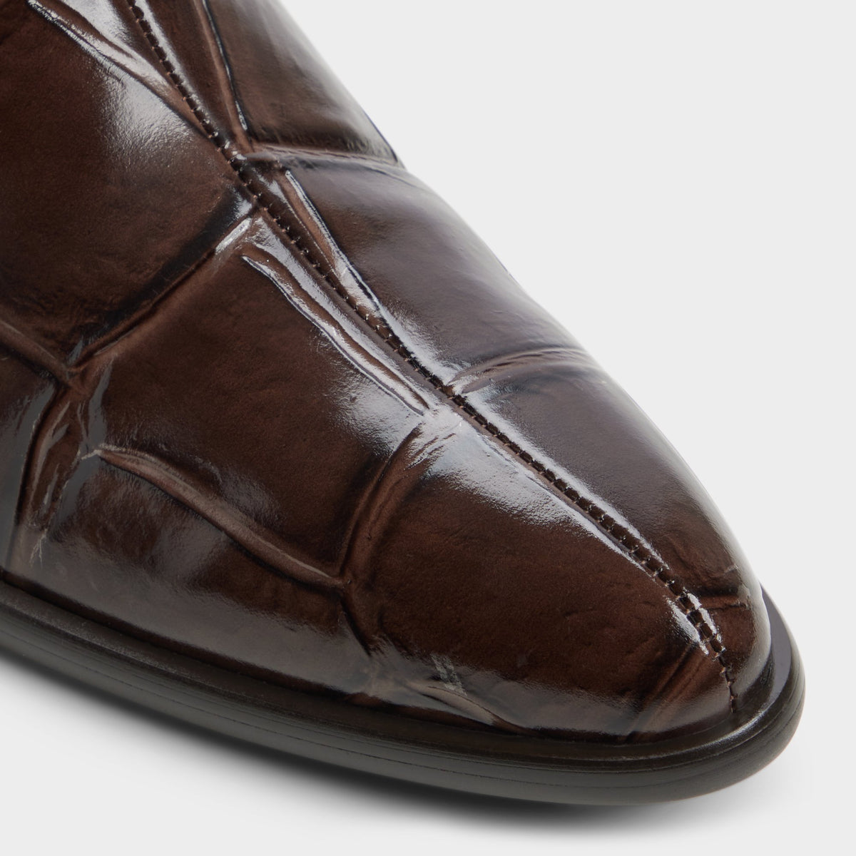 Close-up of the Dark brown Jule Ankle boot