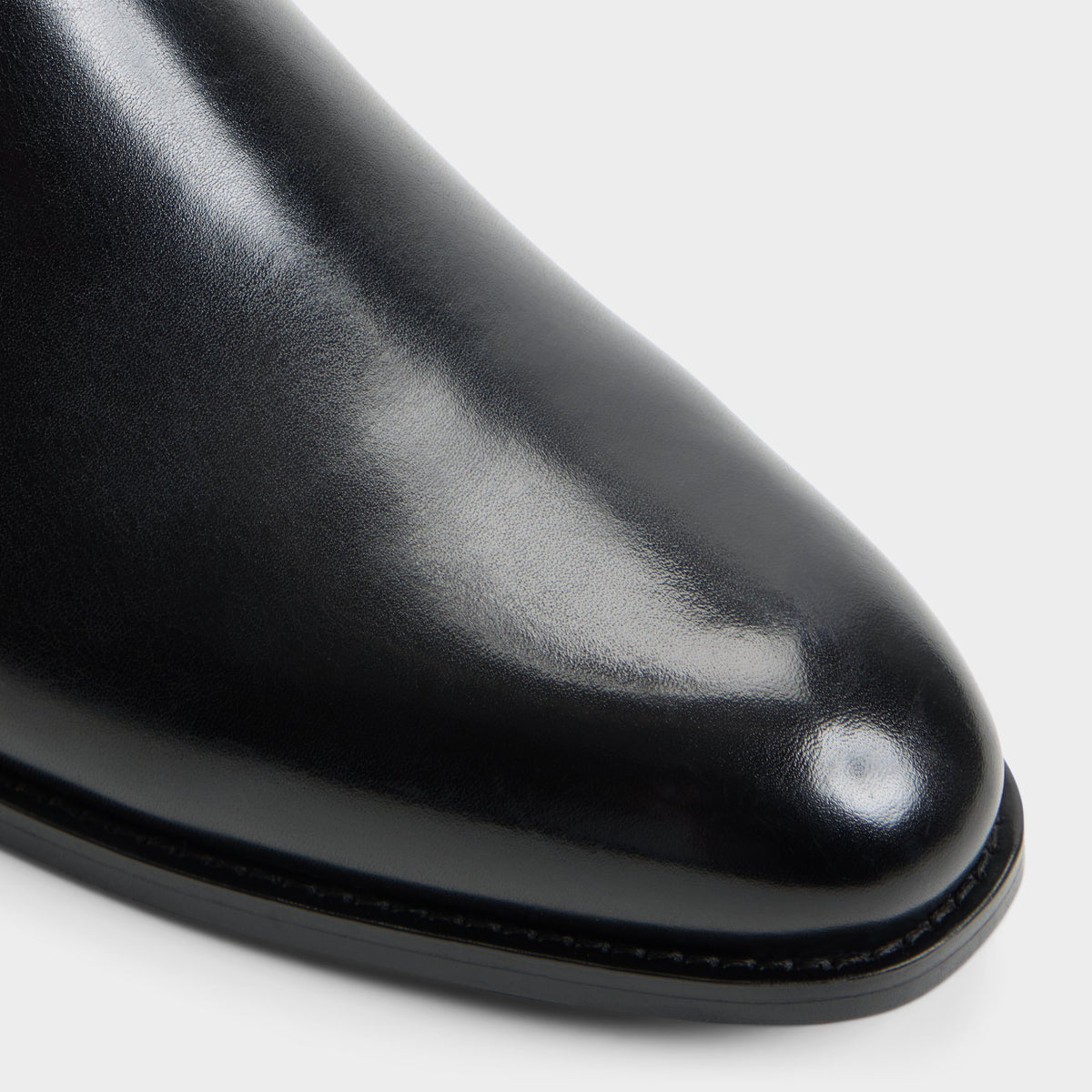 Close-up of the Black Felton Chelsea boot