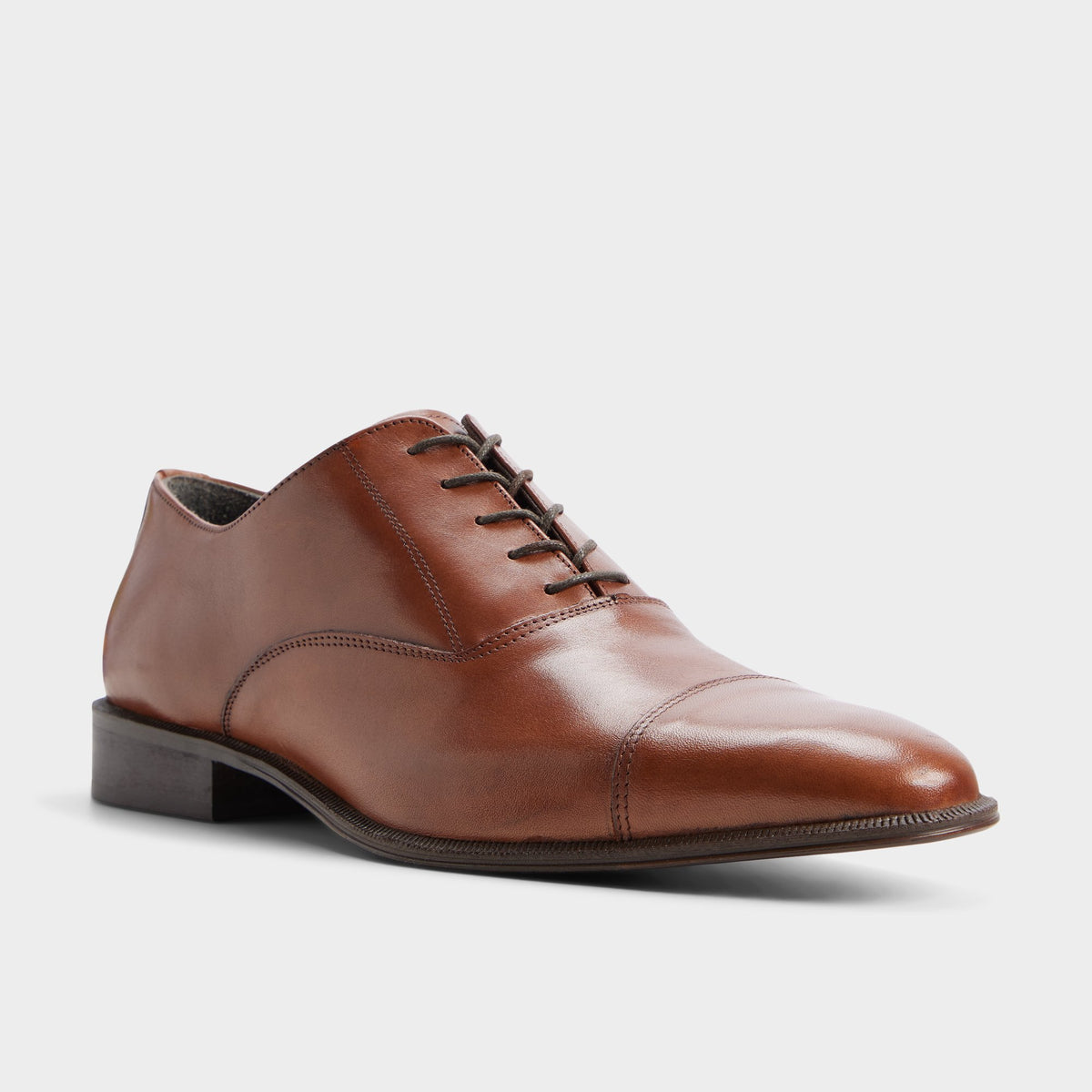 Angle de trois quarts de l'arrière de Cognac Quinto Chaussure Oxford