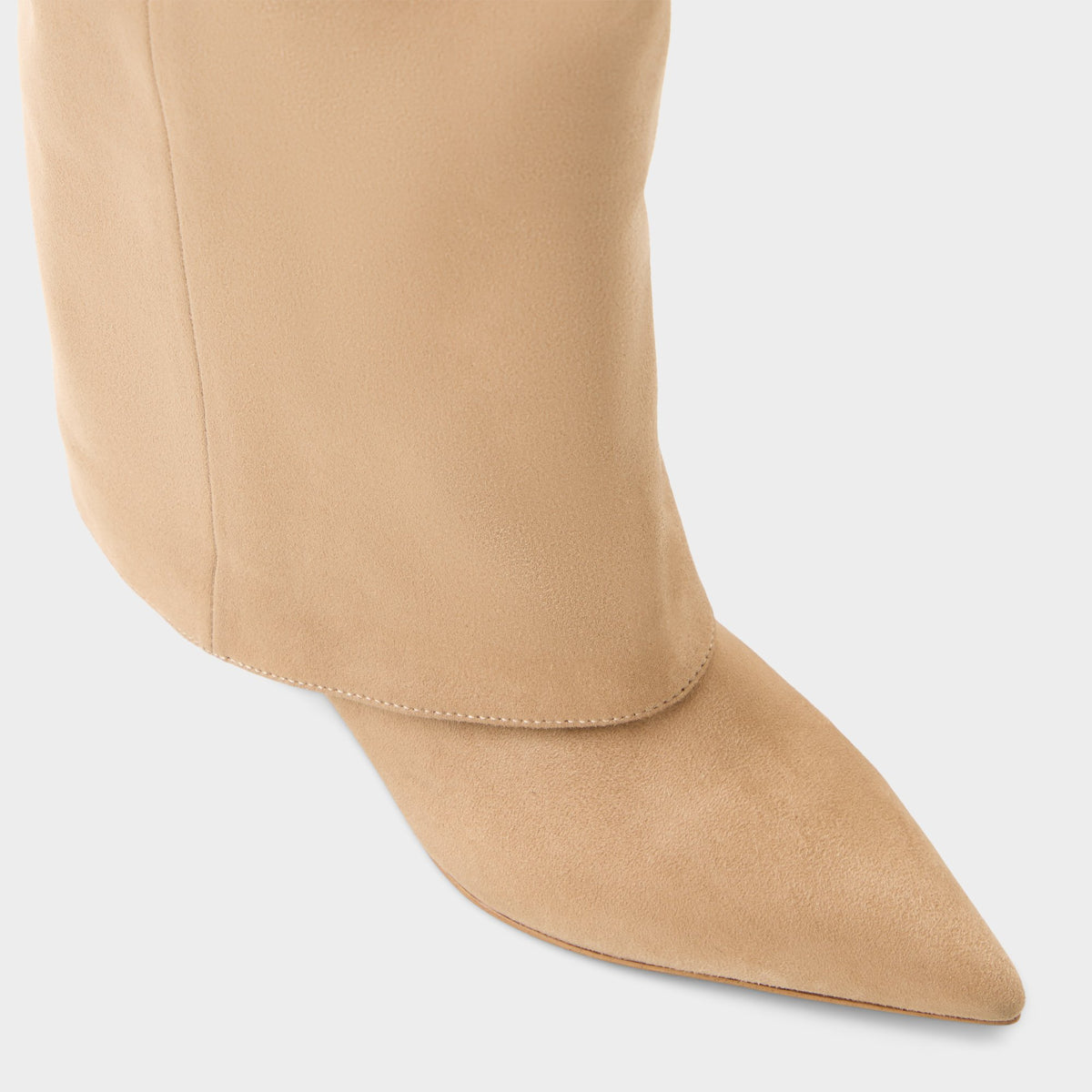 Three-quarter angle of Taupe Aseader-wc 's front side